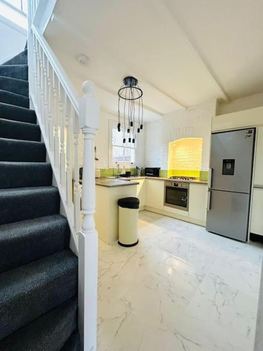 Elegant House In Stratford Londres Exterior foto